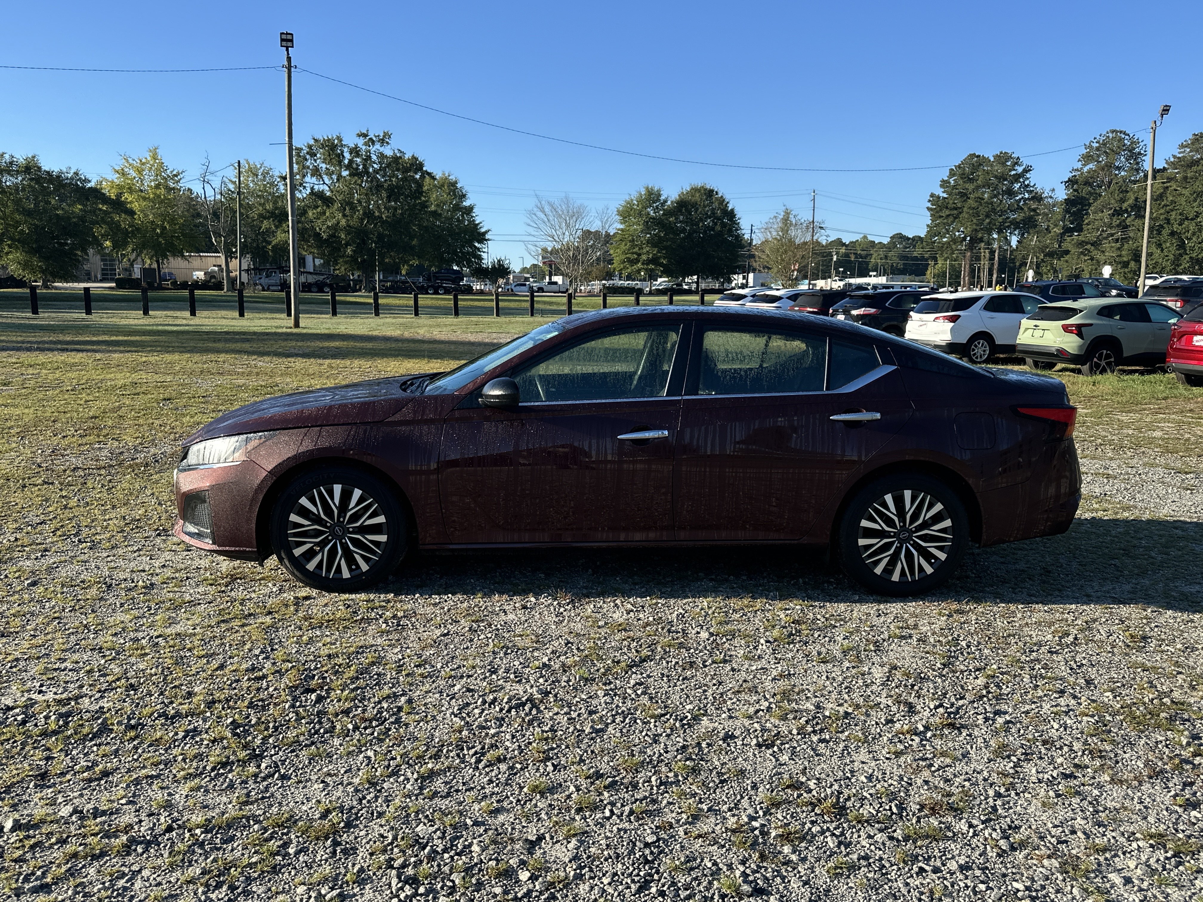 Used 2024 Nissan Altima 2.5 SV FWD image 8