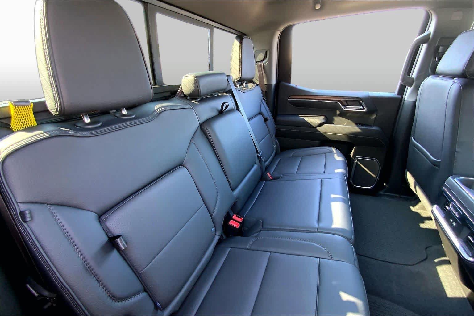 Used 2024 GMC Sierra 1500 Denali w/ Denali Reserve Package AWD/4WD image 18