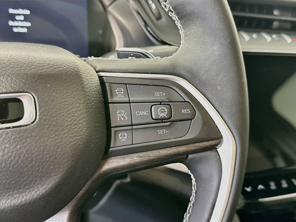 Used 2026 Jeep Grand Cherokee Limited AWD/4WD image 26