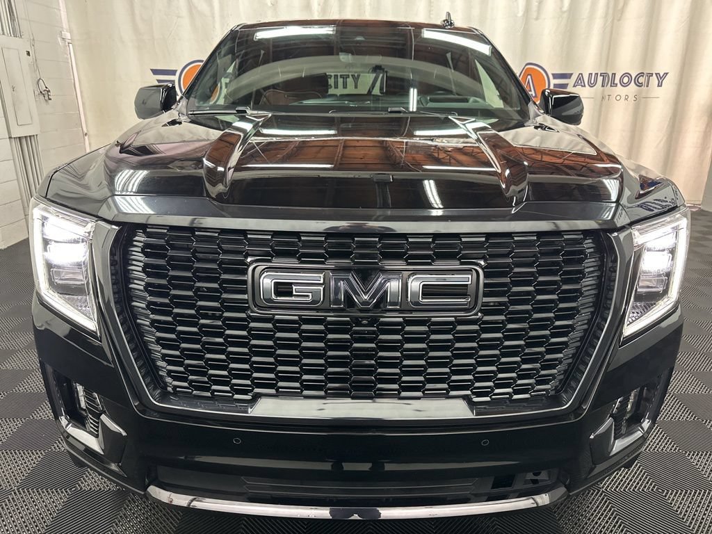 Used 2024 GMC Yukon Denali Ultimate AWD/4WD image 4
