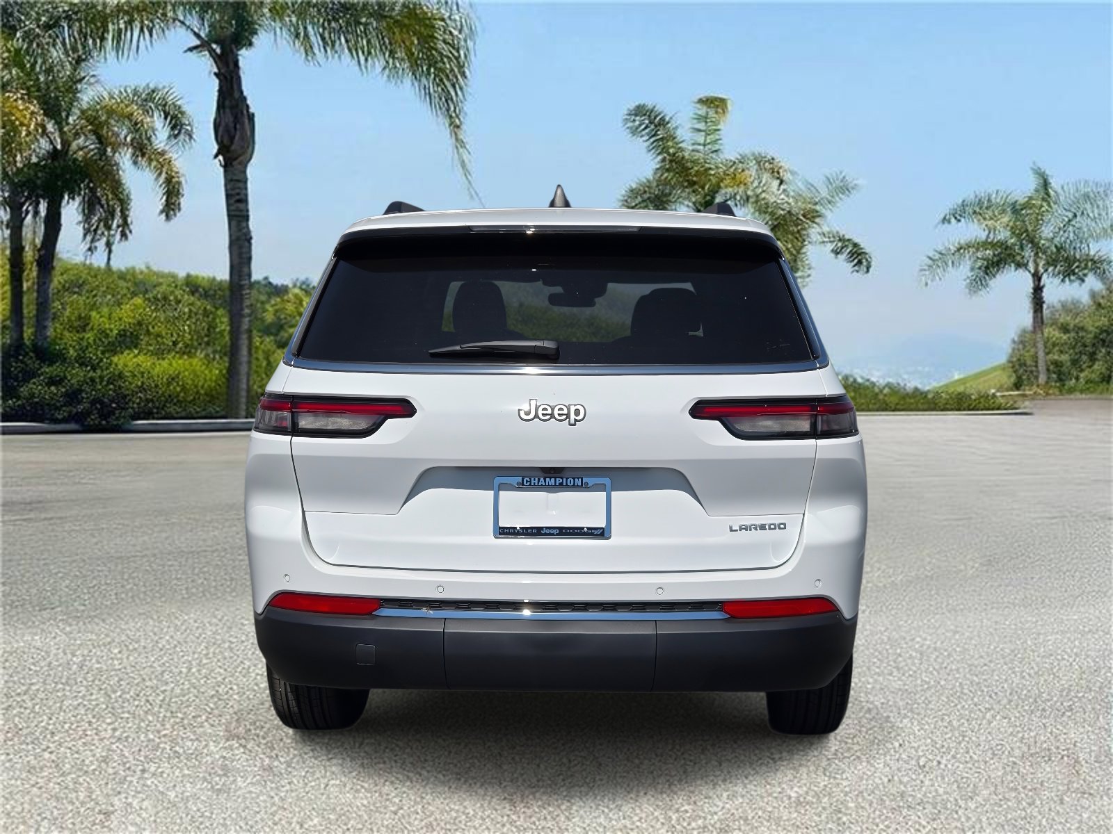 New 2026 Jeep Grand Cherokee L Laredo RWD image 5