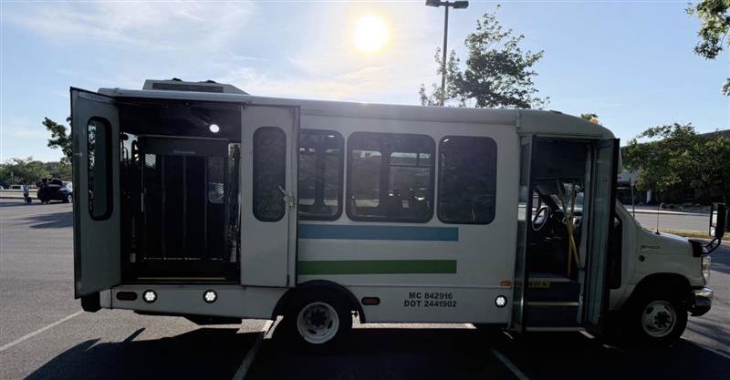 Used 2019 Ford E-450 and Econoline 450 Super Duty w/ Shuttle Bus Prep Package RWD image 6