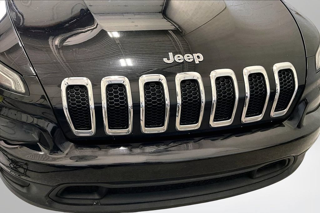Used 2016 Jeep Cherokee Sport w/ Cold Weather Group FWD image 32