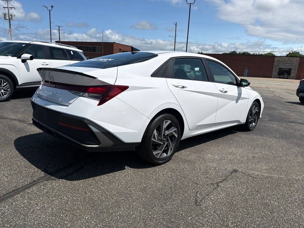 Certified 2025 Hyundai Elantra Sport FWD image 7