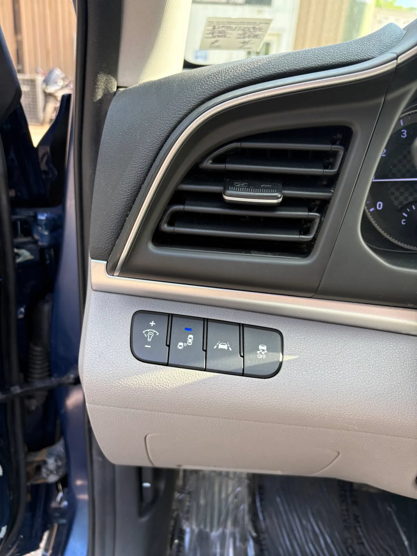 Used 2020 Hyundai Elantra SEL FWD image 38