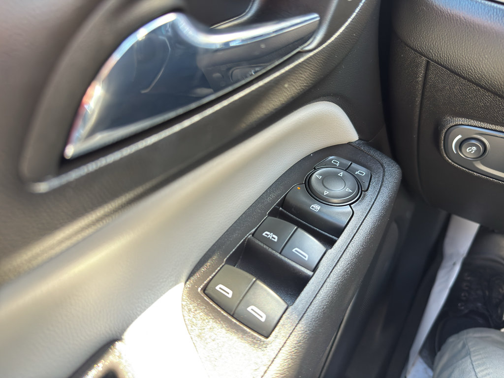 Used 2020 Chevrolet Equinox LT w/ LPO, Floor Liner Package AWD/4WD image 13