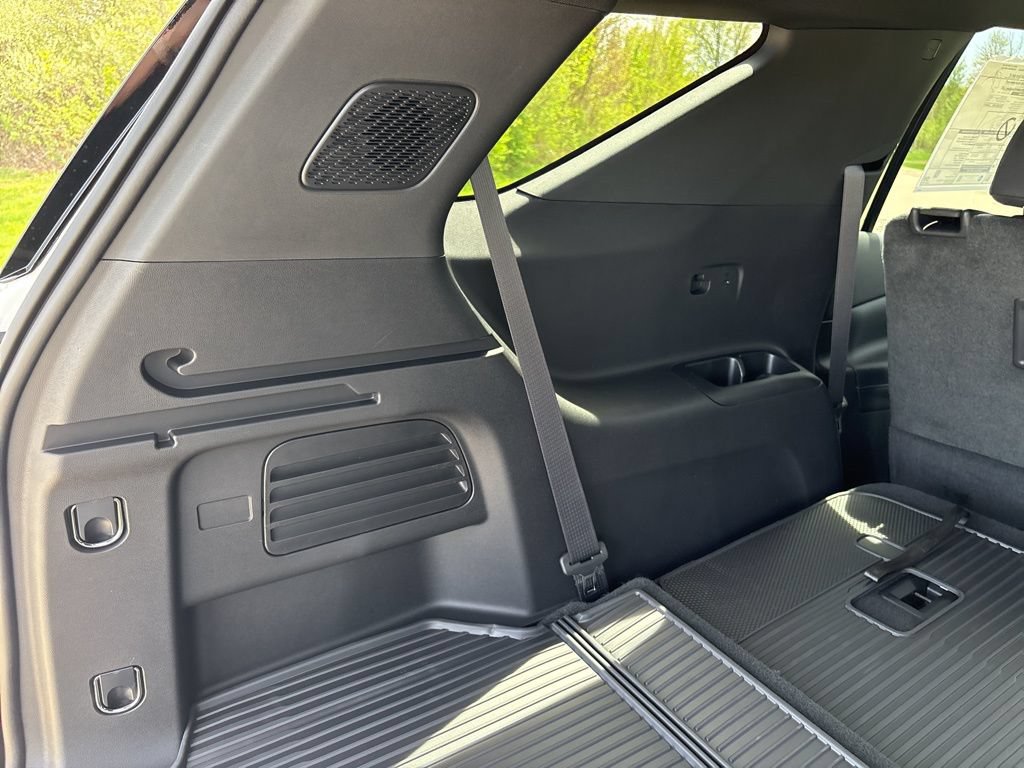 New 2026 Chevrolet Traverse LT w/ Sun and Wheel Package FWD image 58