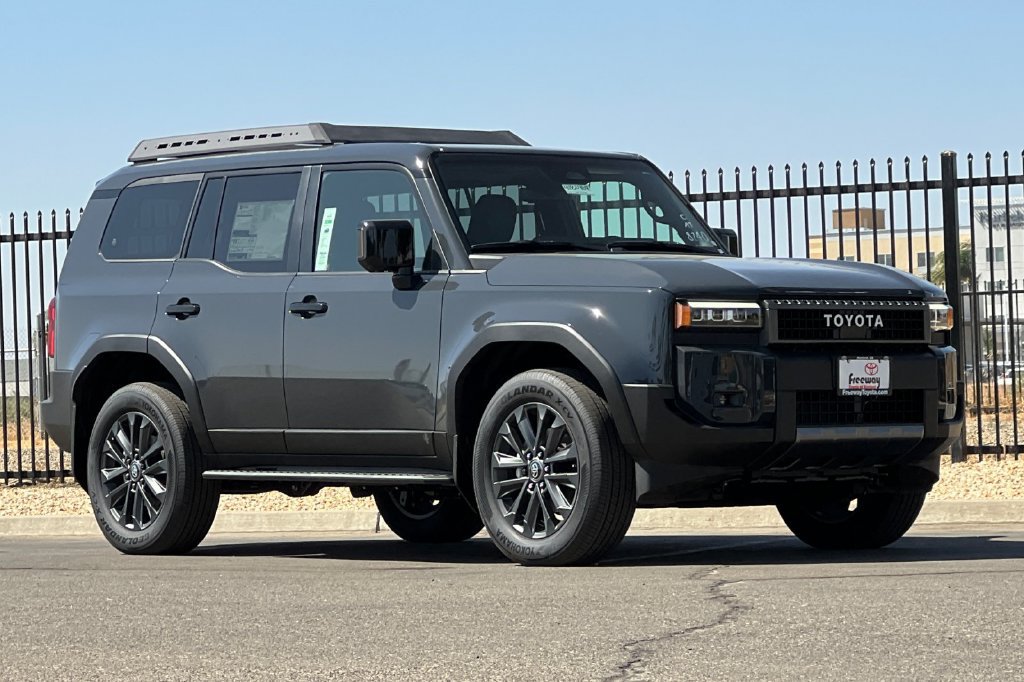 New 2027 Toyota Land Cruiser w/ Premium Package AWD/4WD image 2