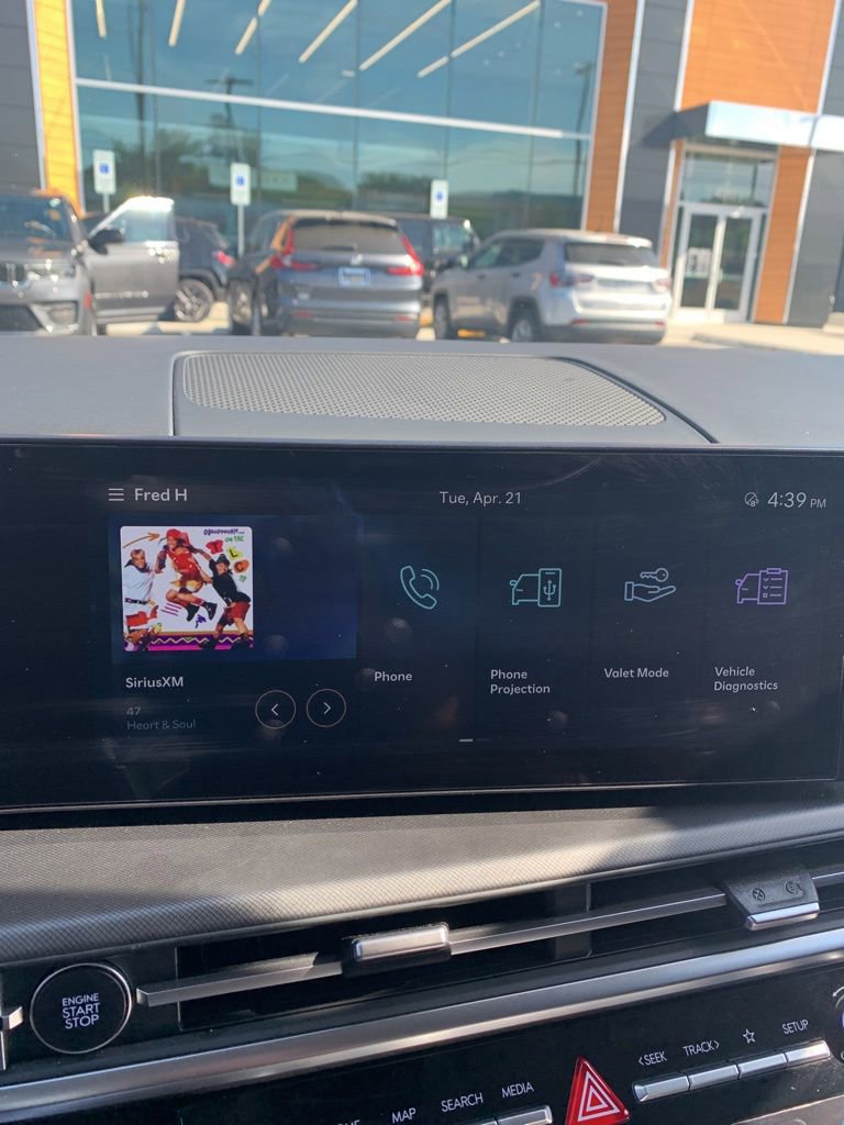 Used 2025 Hyundai Santa Fe SEL FWD image 23