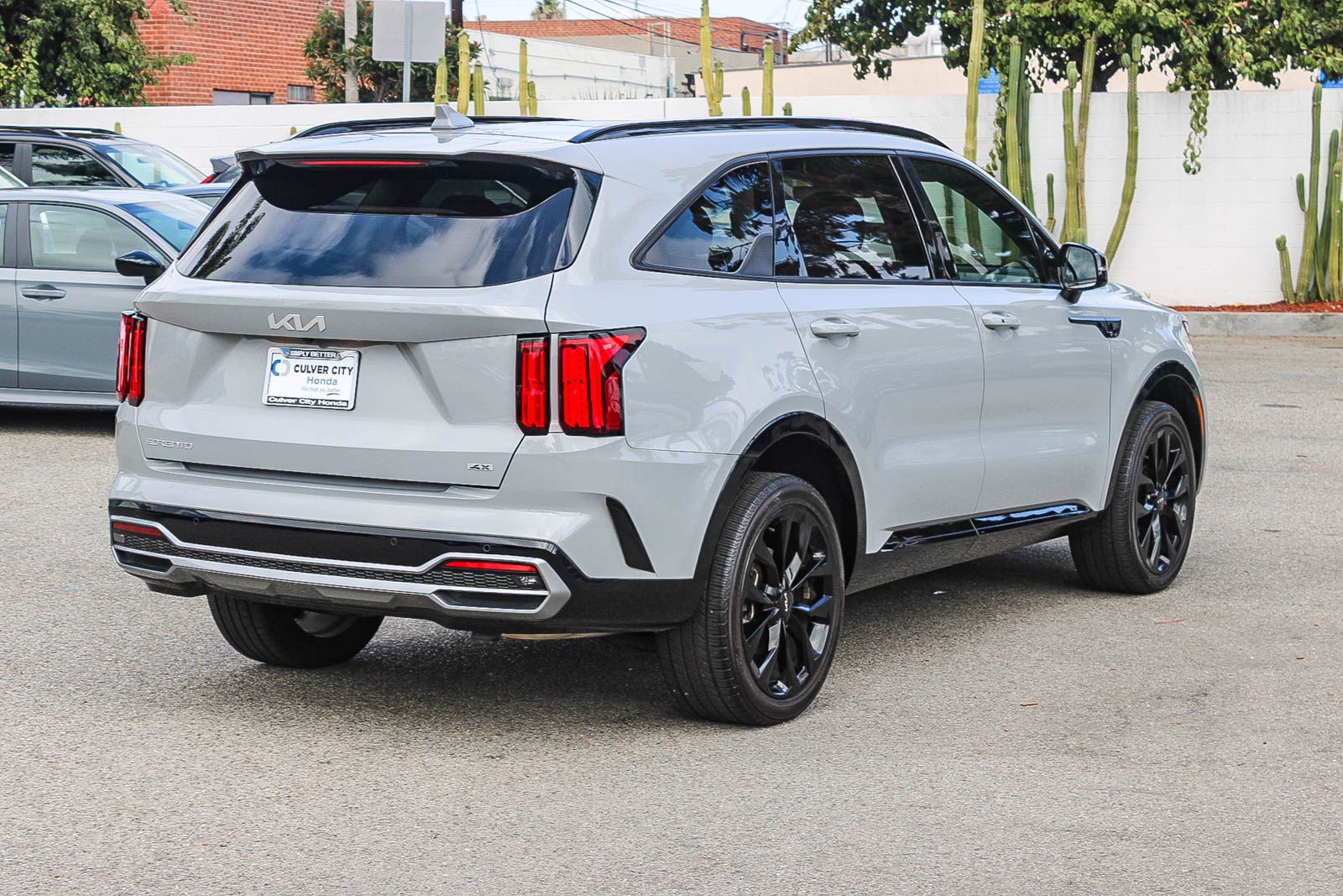 Used 2023 Kia Sorento SX image 9