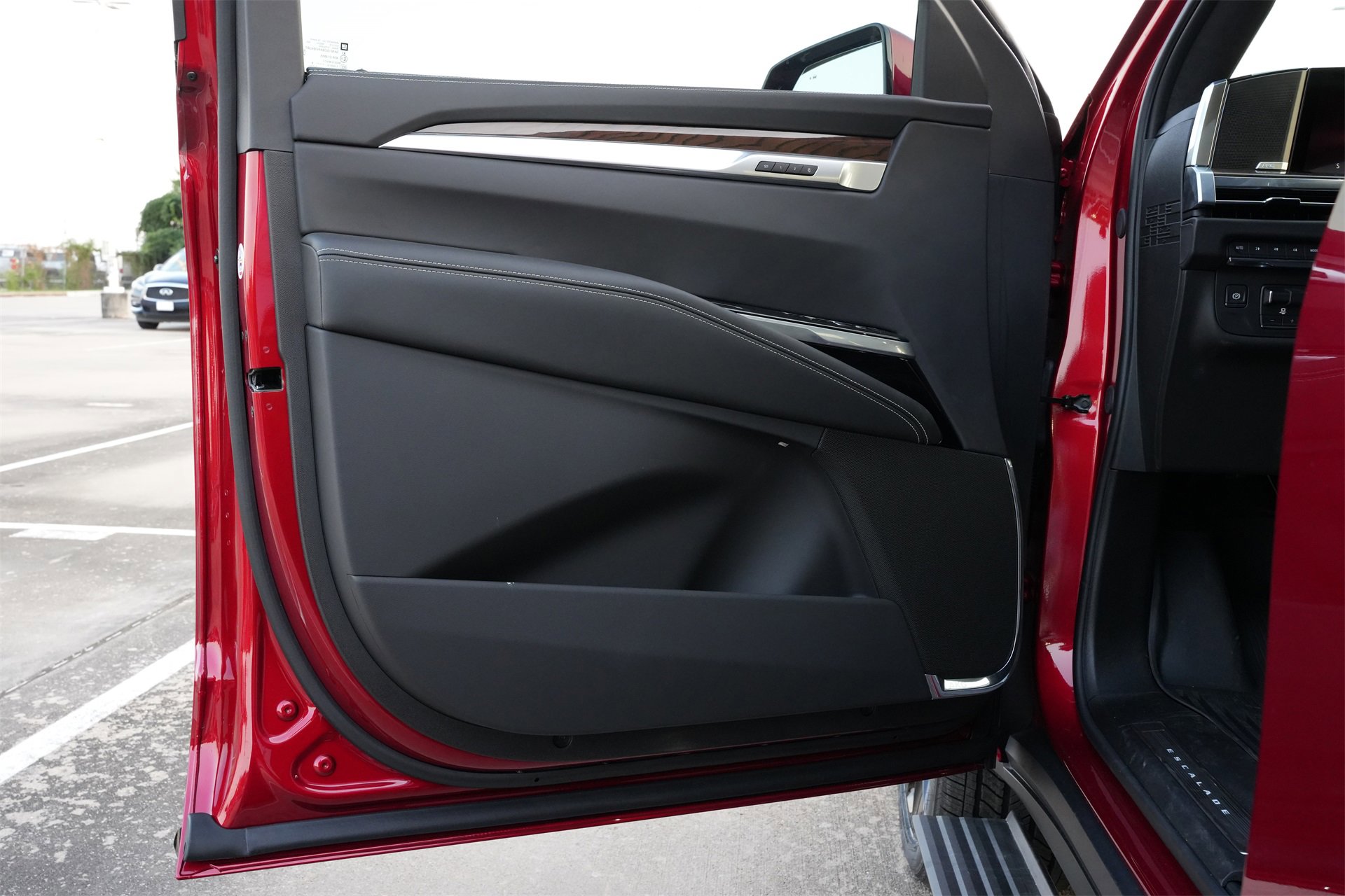 New 2025 Cadillac Escalade Sport Platinum w/ LPO, ONYX Package image 20