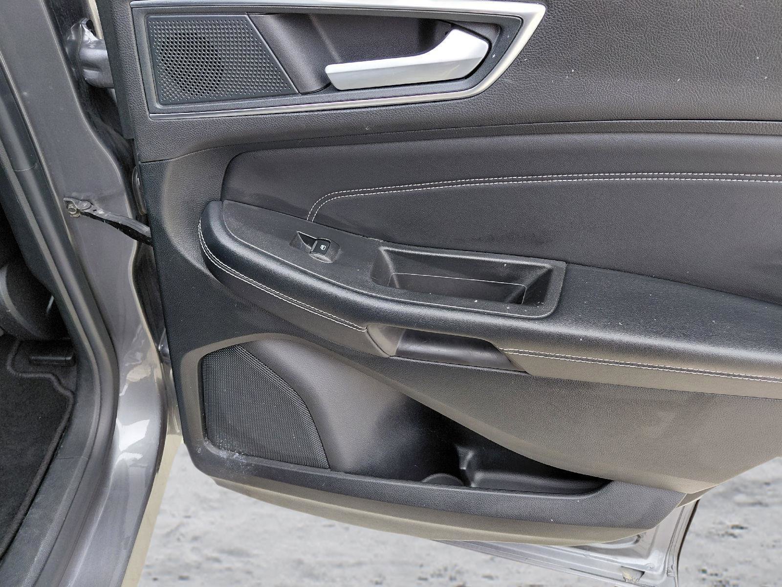 Used 2024 Ford Edge Titanium AWD/4WD image 17