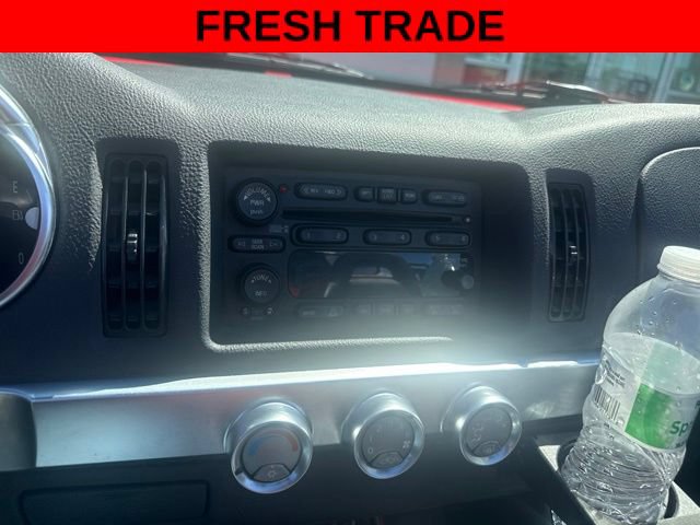 Used 2005 Chevrolet SSR w/ Preferred Equipment Group RWD image 10