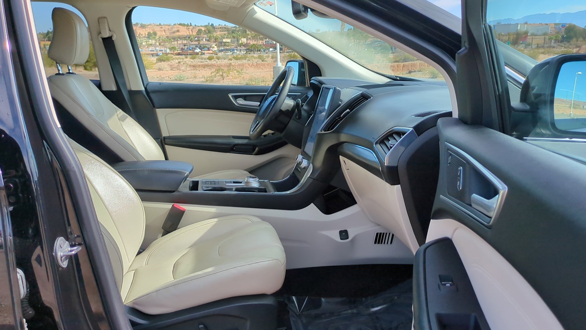 Used 2022 Ford Edge Titanium w/ Equipment Group 301A image 31