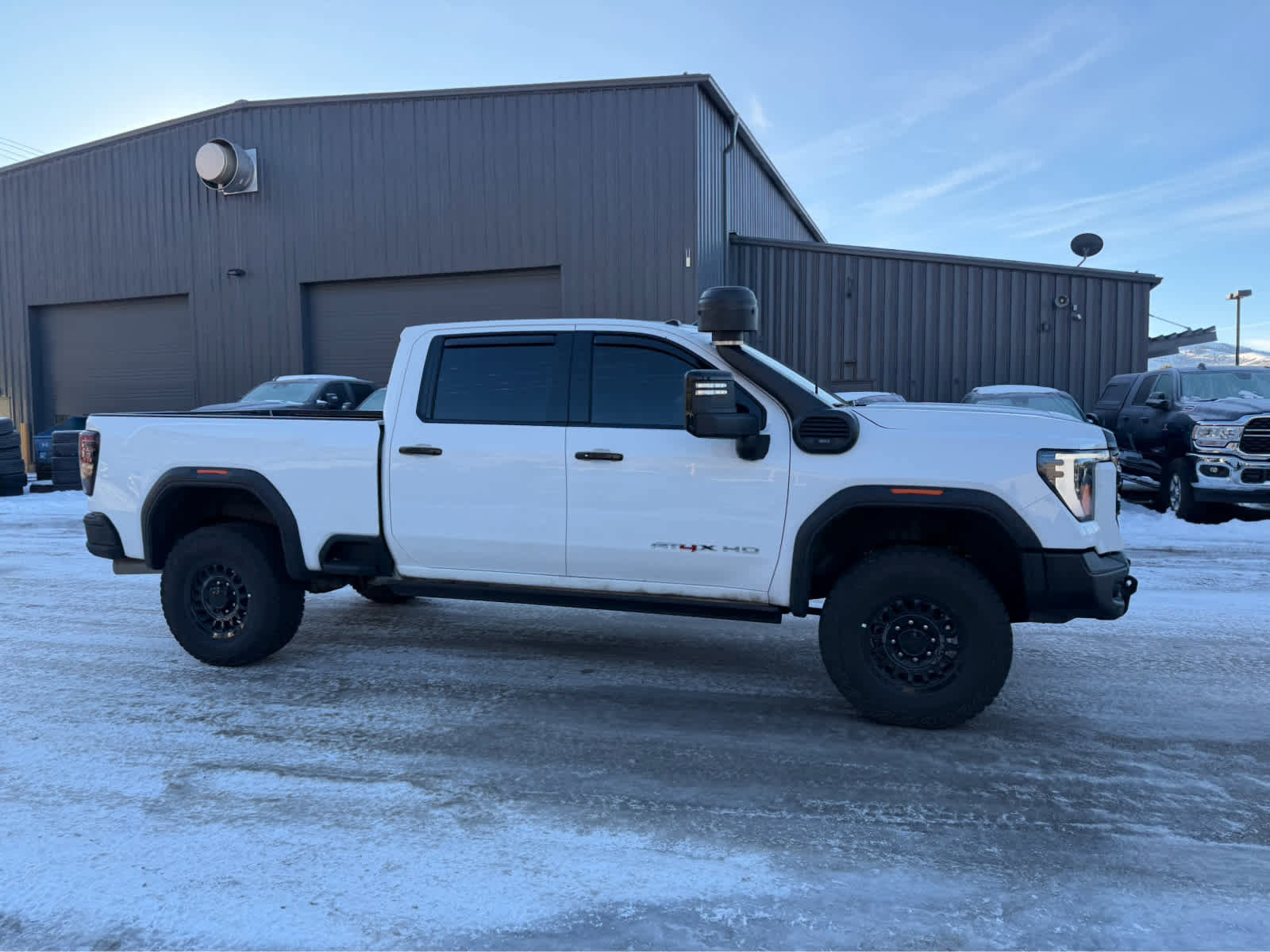 Used 2025 GMC Sierra 2500 AT4X w/ AT4X AEV Edition image 10