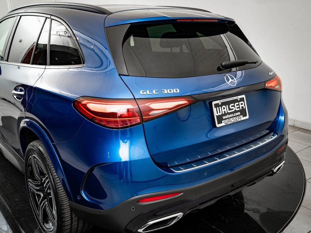 Used 2024 Mercedes-Benz GLC 300 4MATIC w/ AMG Line image 19