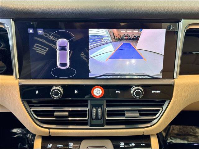 Used 2026 Porsche Macan AWD/4WD image 17