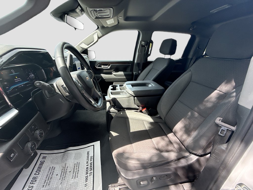 Used 2025 Chevrolet Silverado 1500 LT RWD image 22