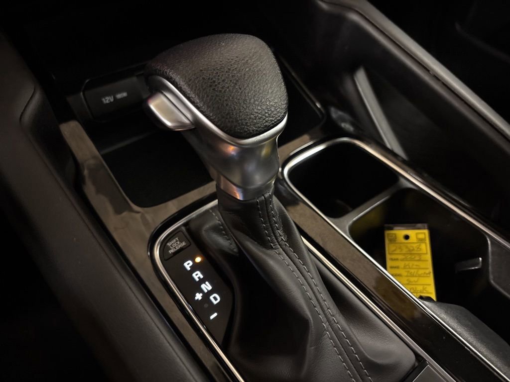 Used 2023 Kia Telluride LX image 16