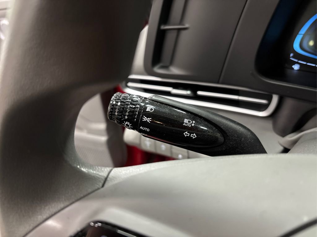 Used 2024 Hyundai Elantra SE image 24