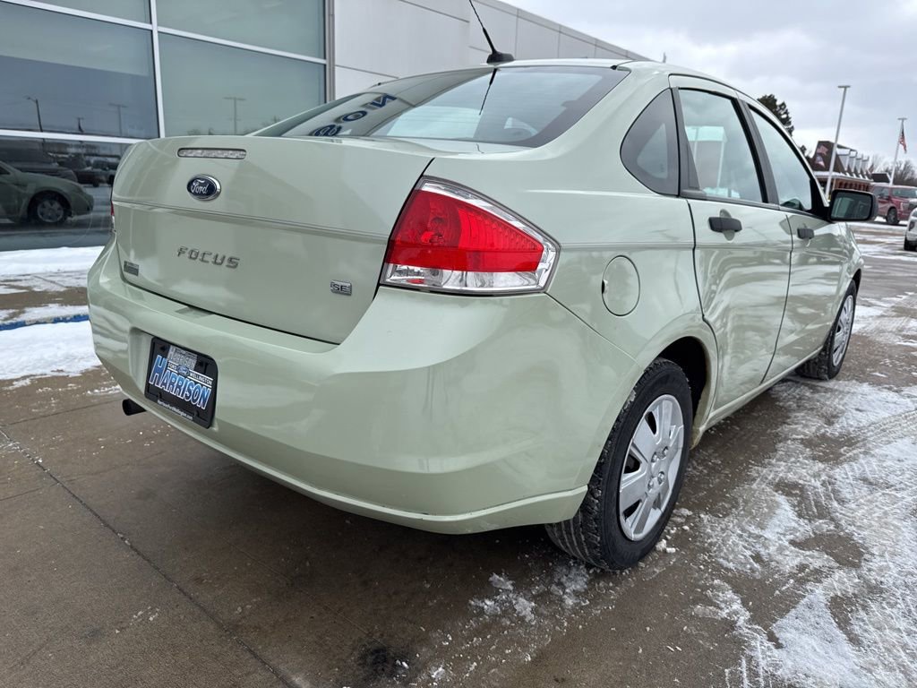 Used 2010 Ford Focus SE image 5