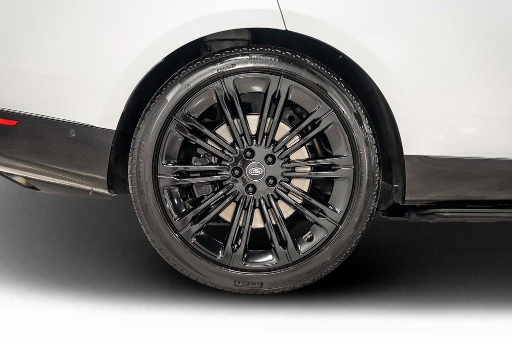 Used 2025 Land Rover Range Rover SE image 26