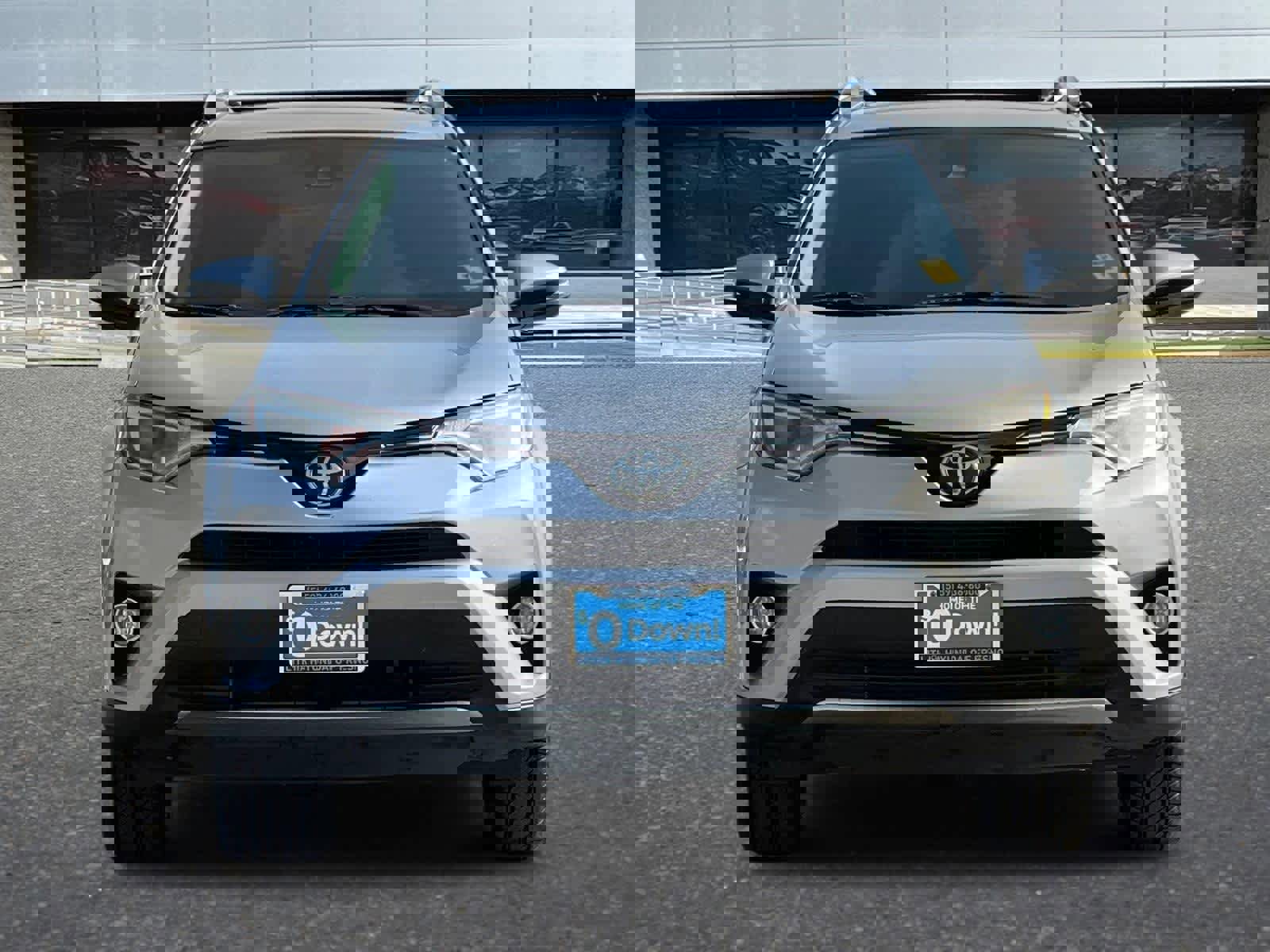 Used 2018 Toyota RAV4 XLE image 10