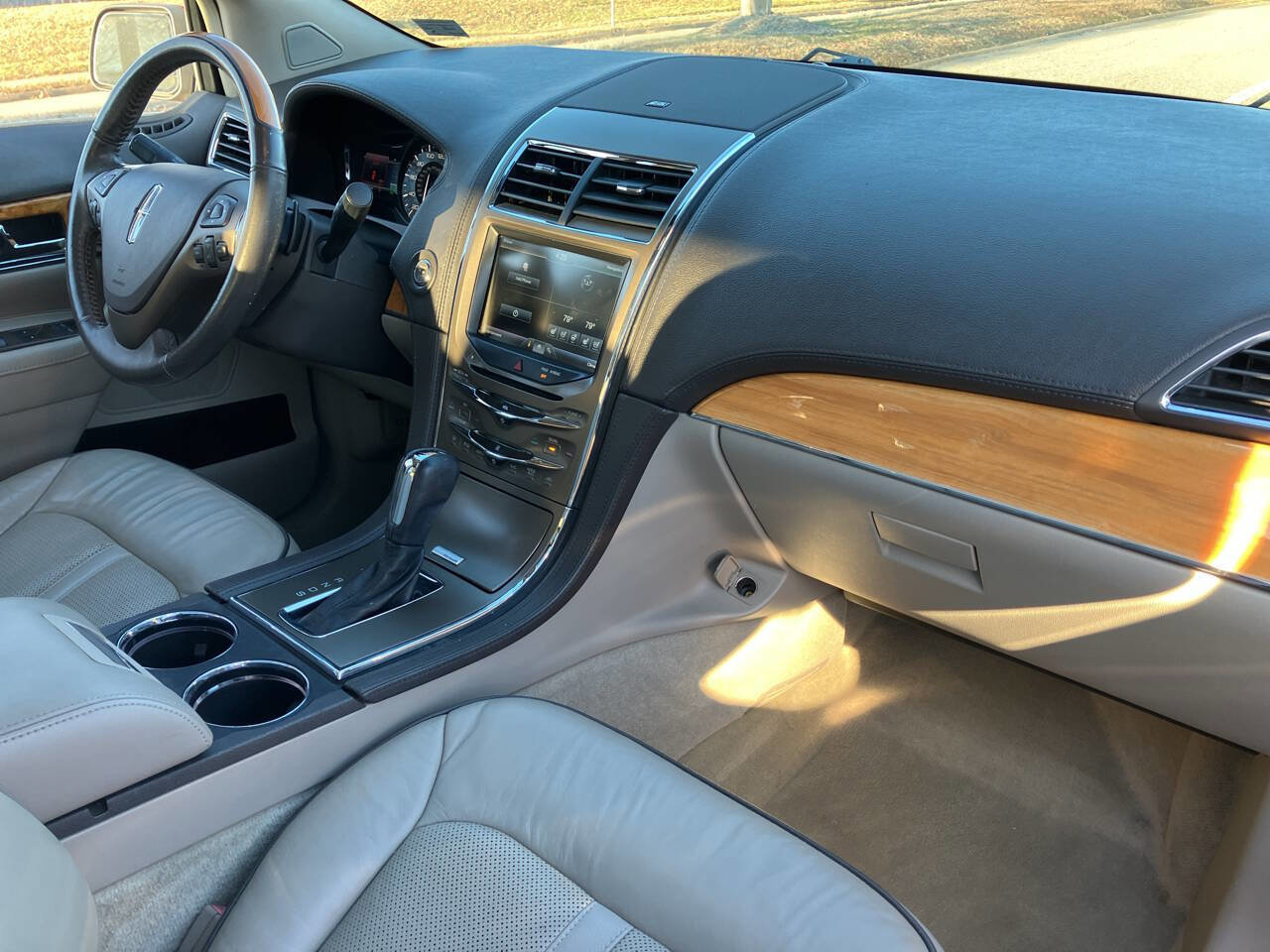 Used 2013 Lincoln MKX Base AWD 4dr SUV image 15