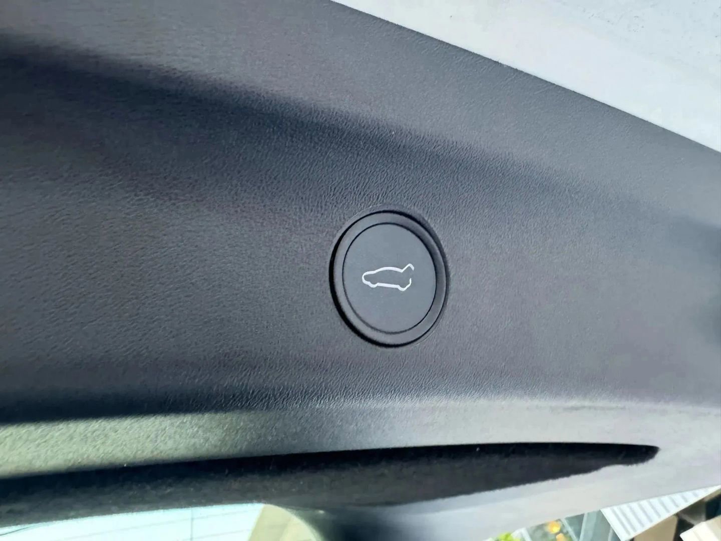 Used 2021 Tesla Model Y Long Range image 36