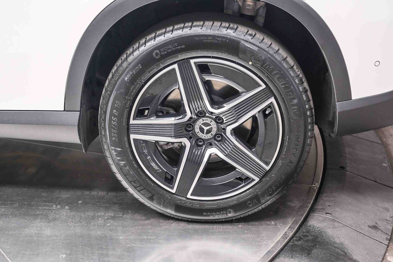 Certified 2026 Mercedes-Benz GLC 300 image 9