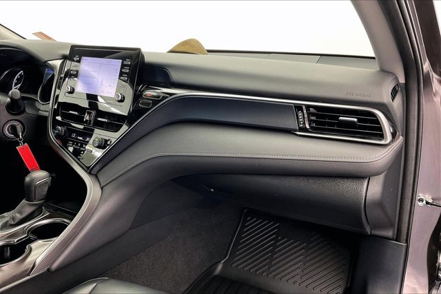 Used 2024 Toyota Camry SE image 16