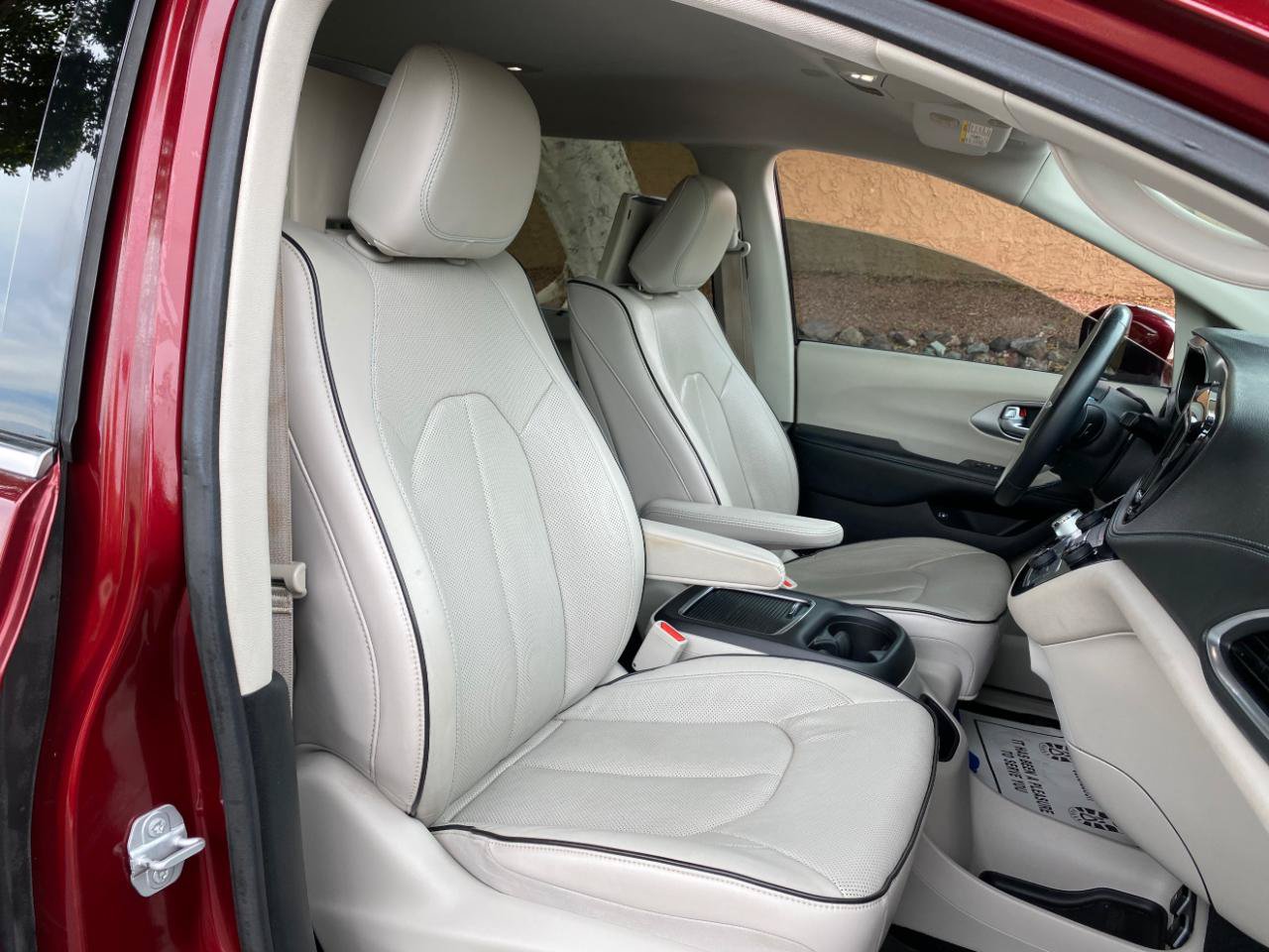 Used 2018 Chrysler Pacifica Limited FWD image 58