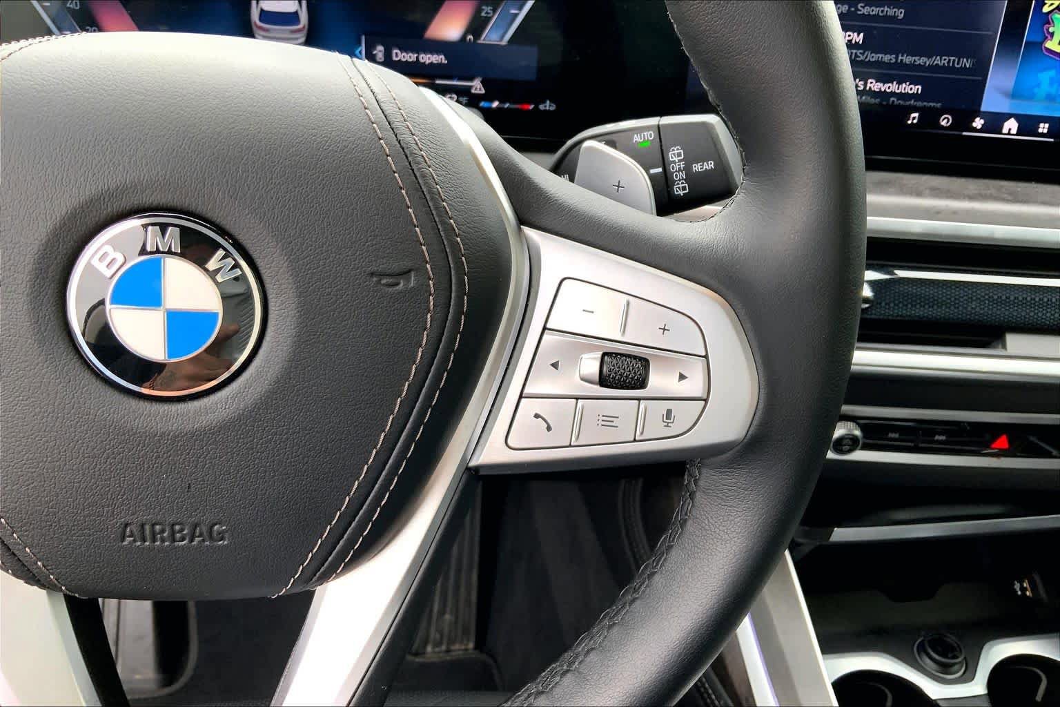 Used 2024 BMW X7 xDrive40i w/ Executive Package image 23