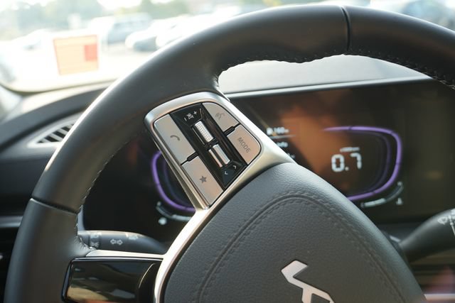 Used 2025 Kia Telluride S FWD image 27