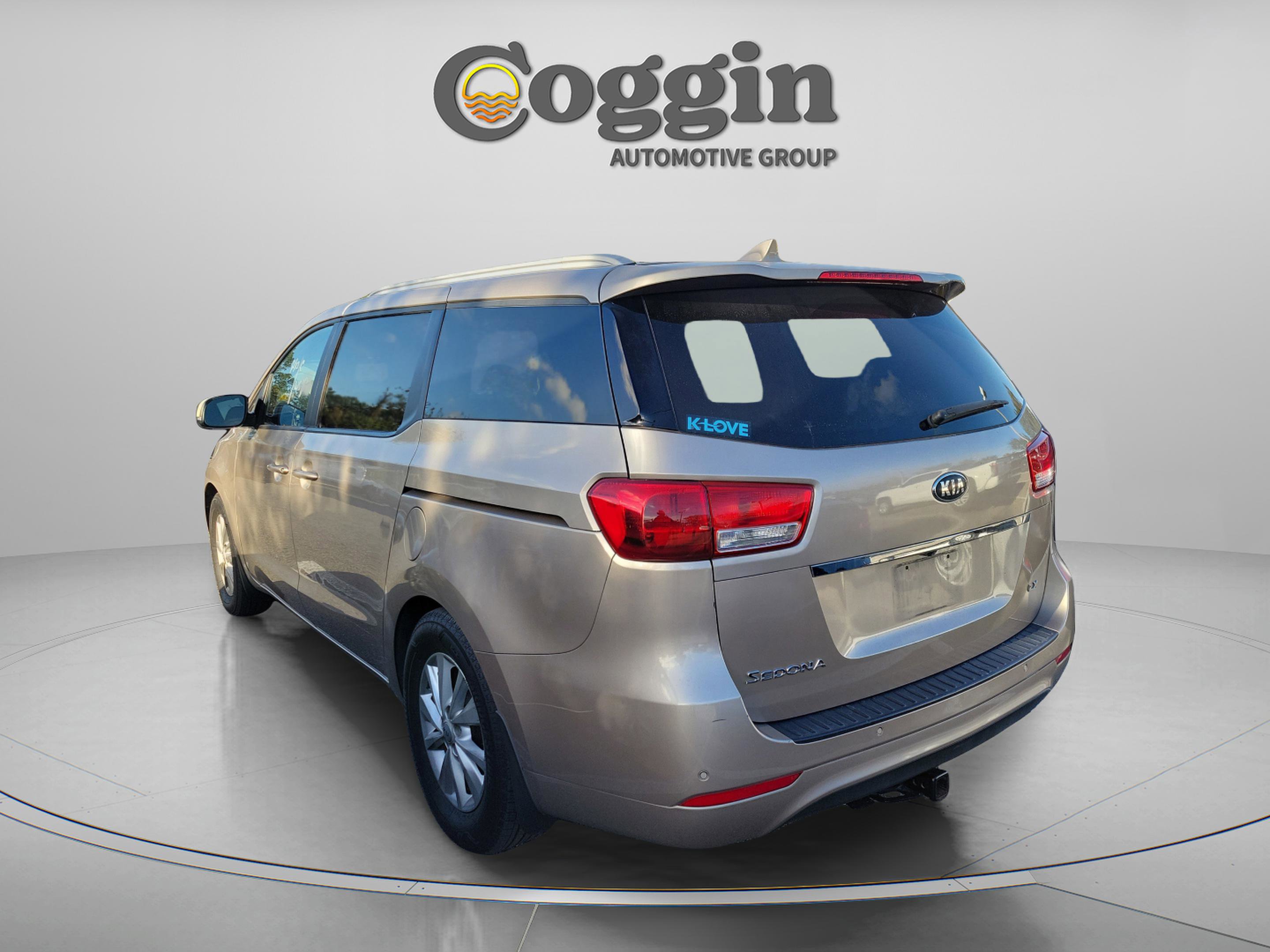 Used 2016 Kia Sedona LX w/ LX Convenience Package image 3