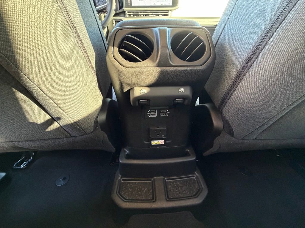 Used 2025 Jeep Wrangler Unlimited Sahara w/ Safety Group image 32
