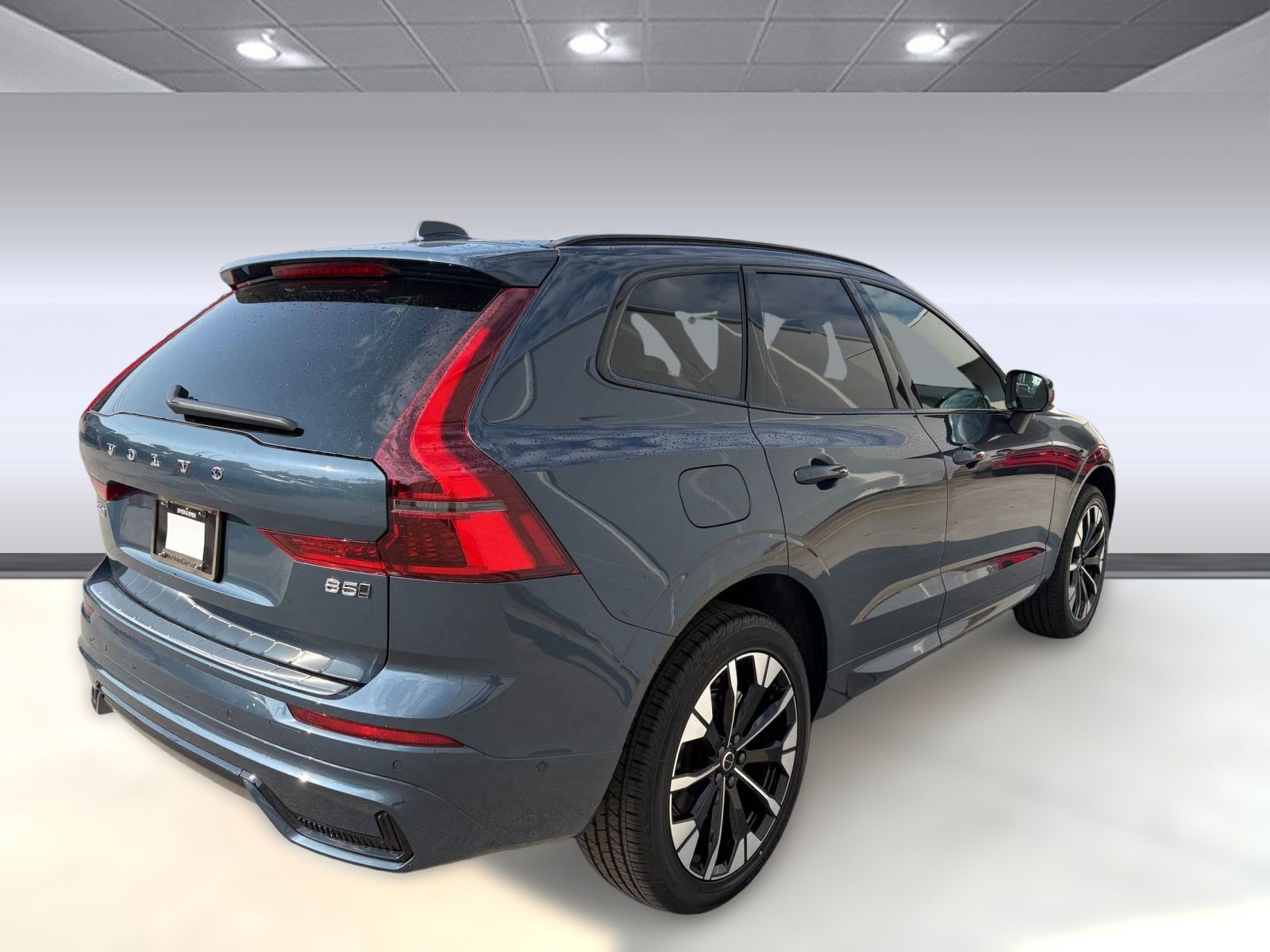 New 2026 Volvo XC60 B5 Plus w/ Protection Package Premier image 9