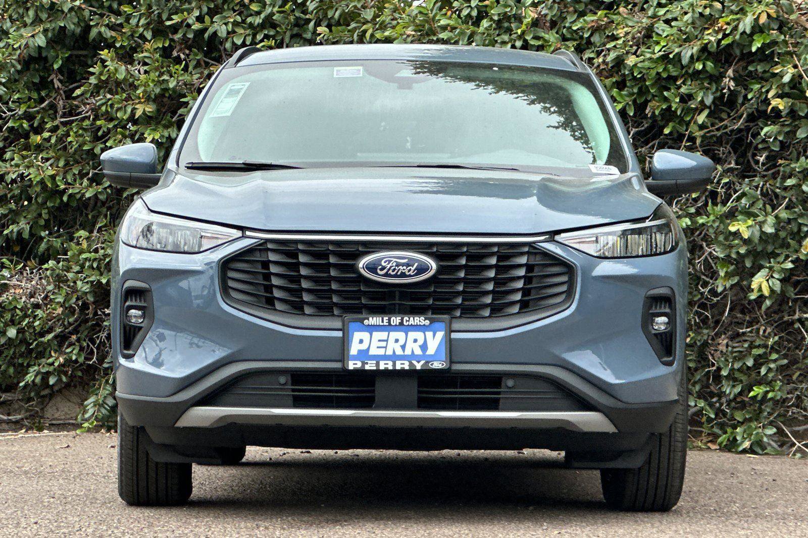 New 2025 Ford Escape SE image 2
