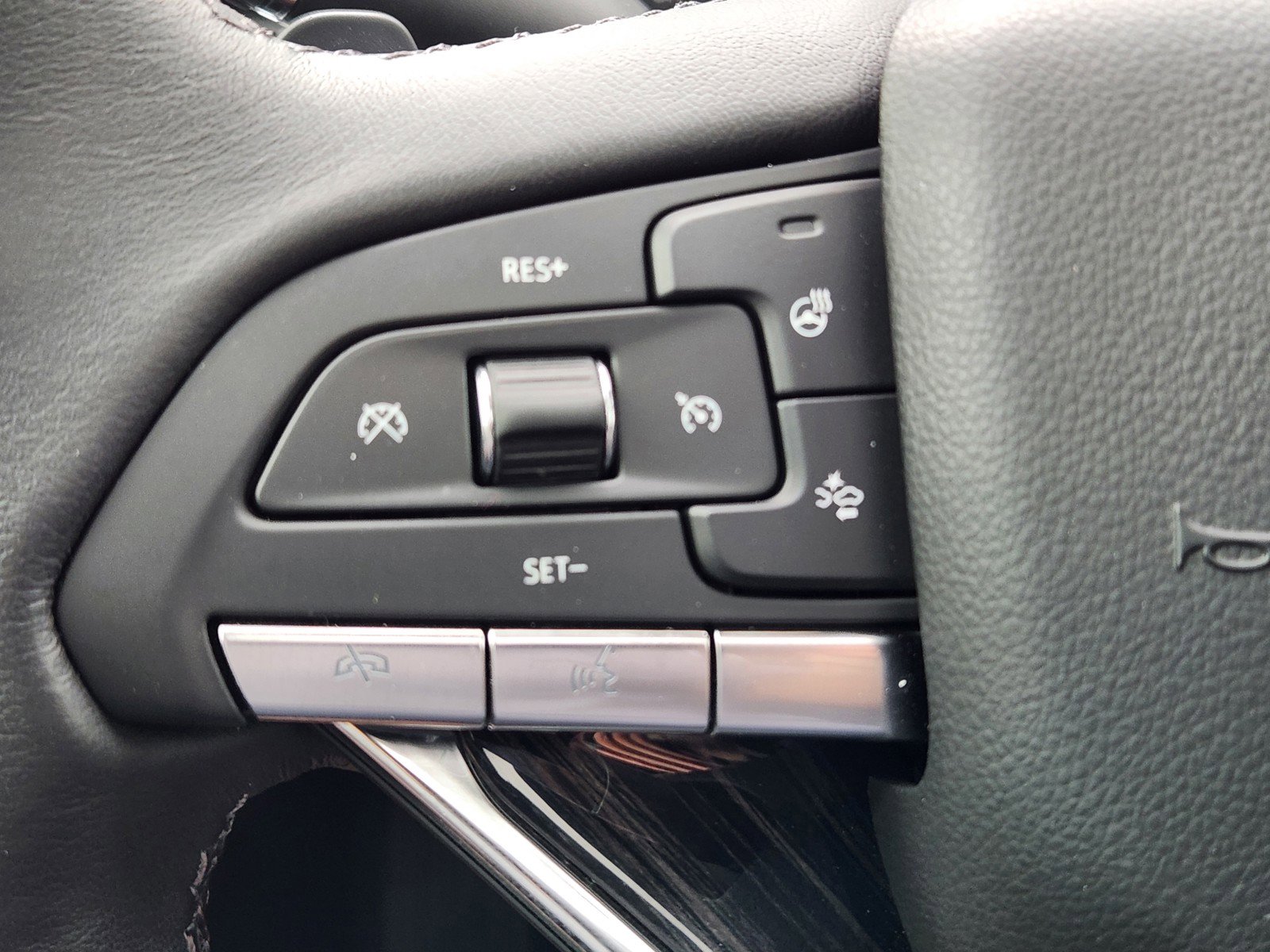 Certified 2023 Cadillac XT6 Premium Luxury w/ Technology Package AWD/4WD image 24