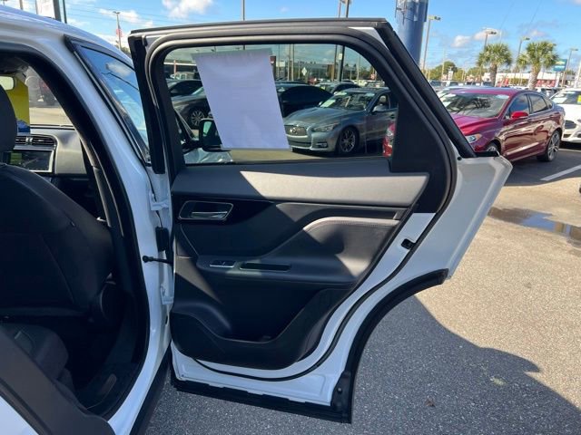 Used 2020 Jaguar F-PACE Premium image 45