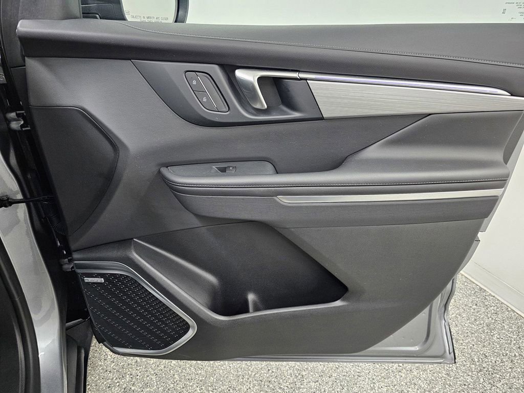 Used 2025 Buick Enclave Preferred image 18
