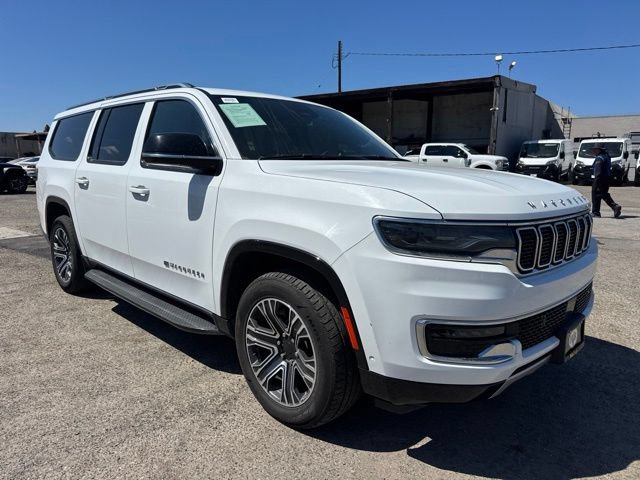 Used 2024 Jeep Wagoneer L Series II RWD image 3