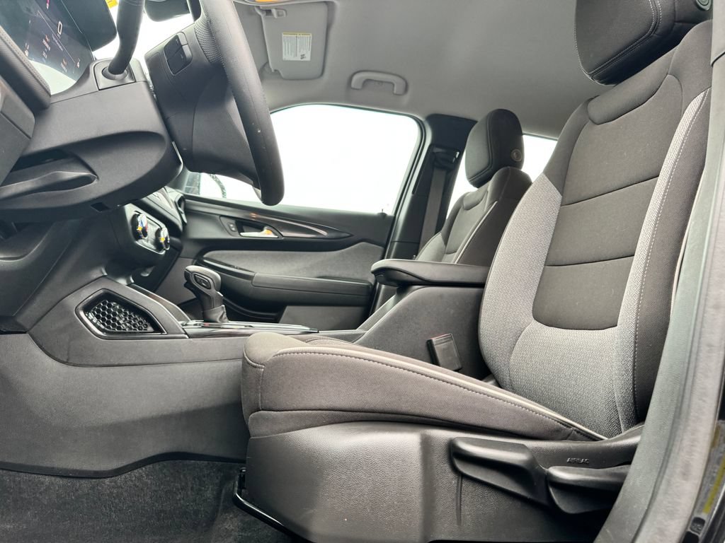 Used 2025 Chevrolet TrailBlazer LS AWD/4WD image 17