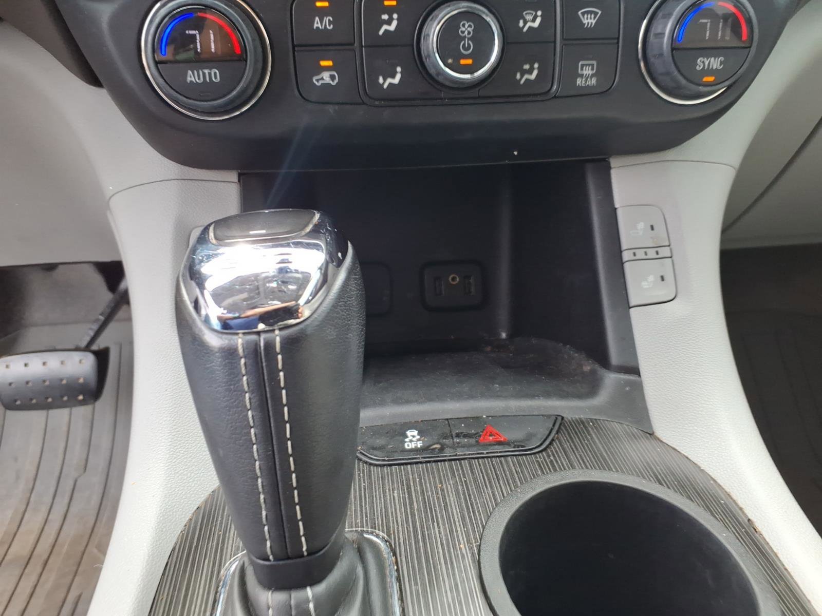 Used 2019 GMC Acadia SLT w/ LPO, Floor Liner Package image 16