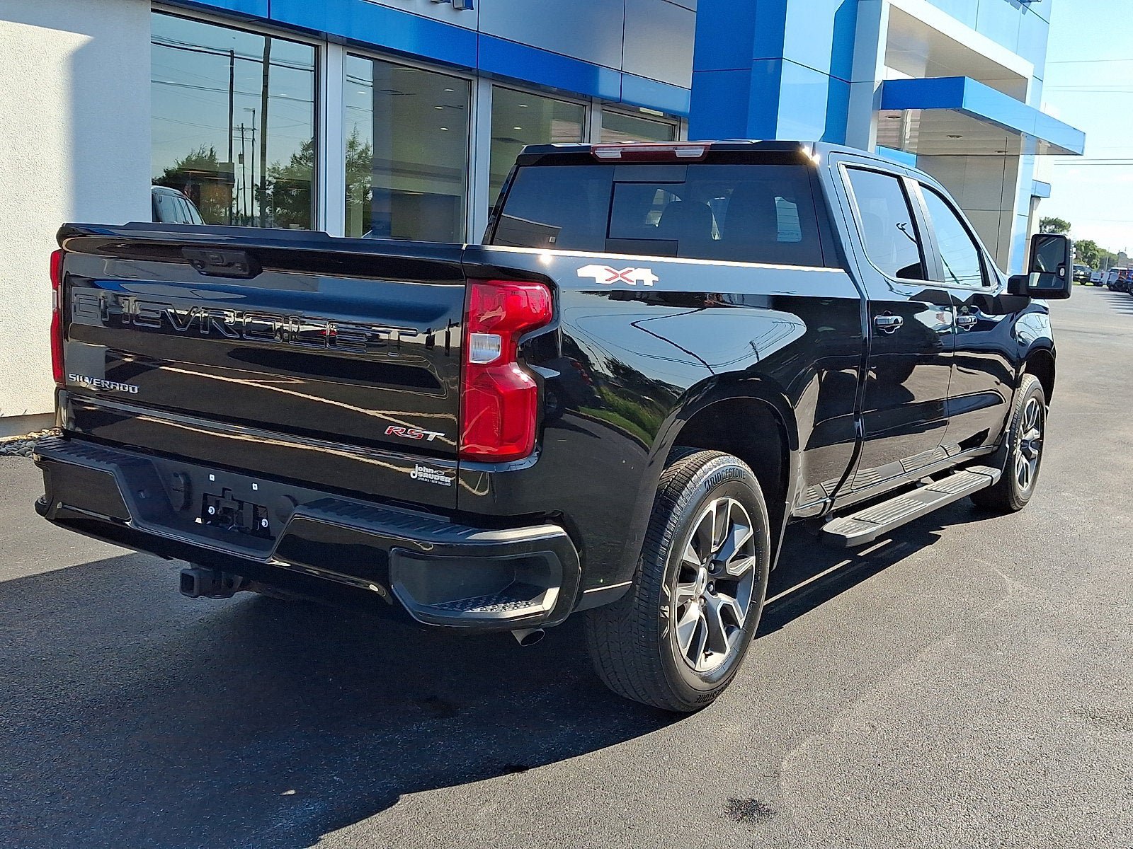 Used 2022 Chevrolet Silverado 1500 RST w/ Convenience Package II AWD/4WD image 6