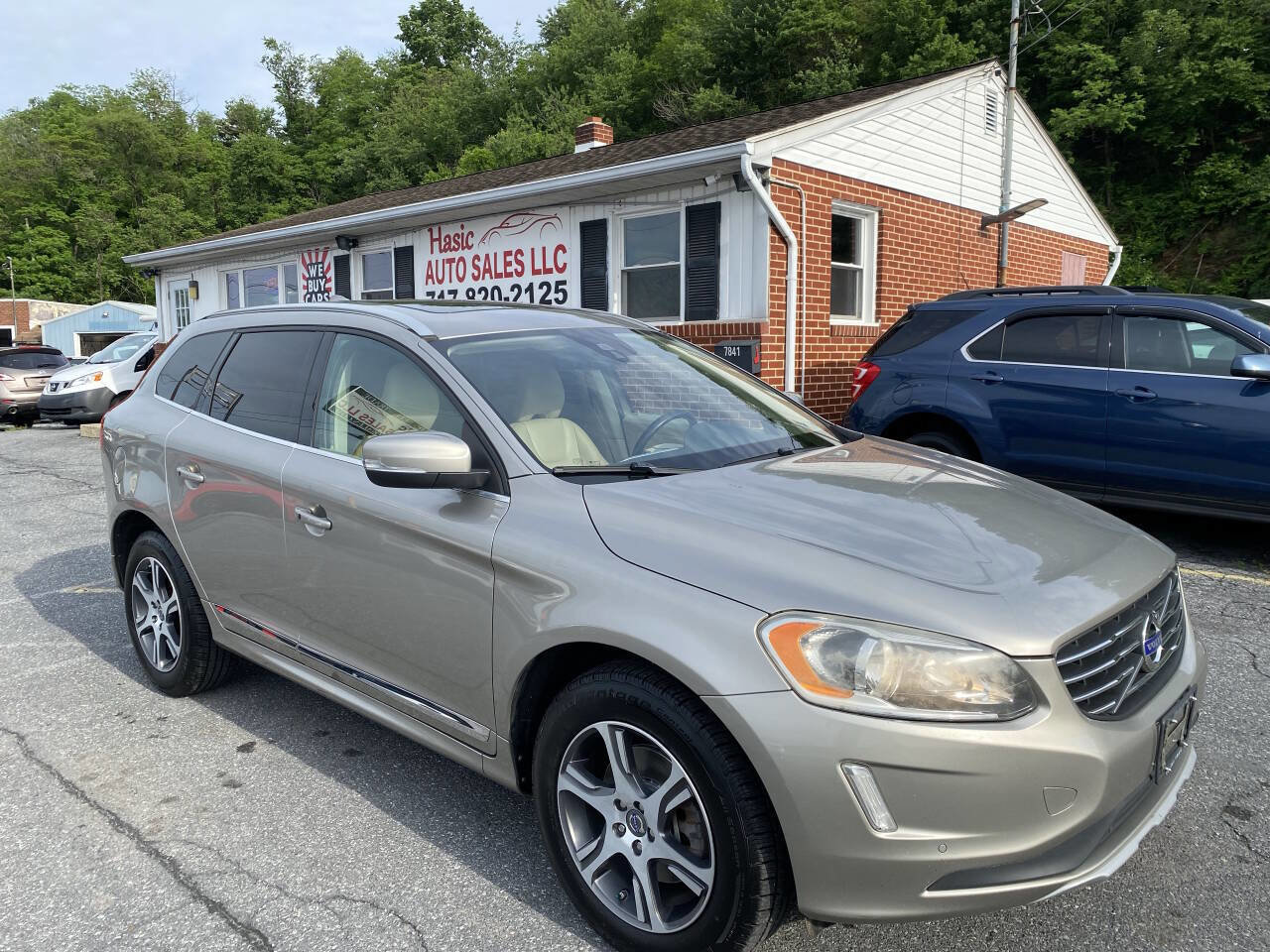 Used 2015 Volvo XC60 T6 w/ Proximity Package
