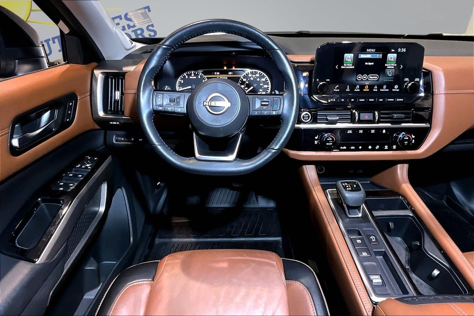 Used 2023 Nissan Pathfinder Platinum FWD image 9