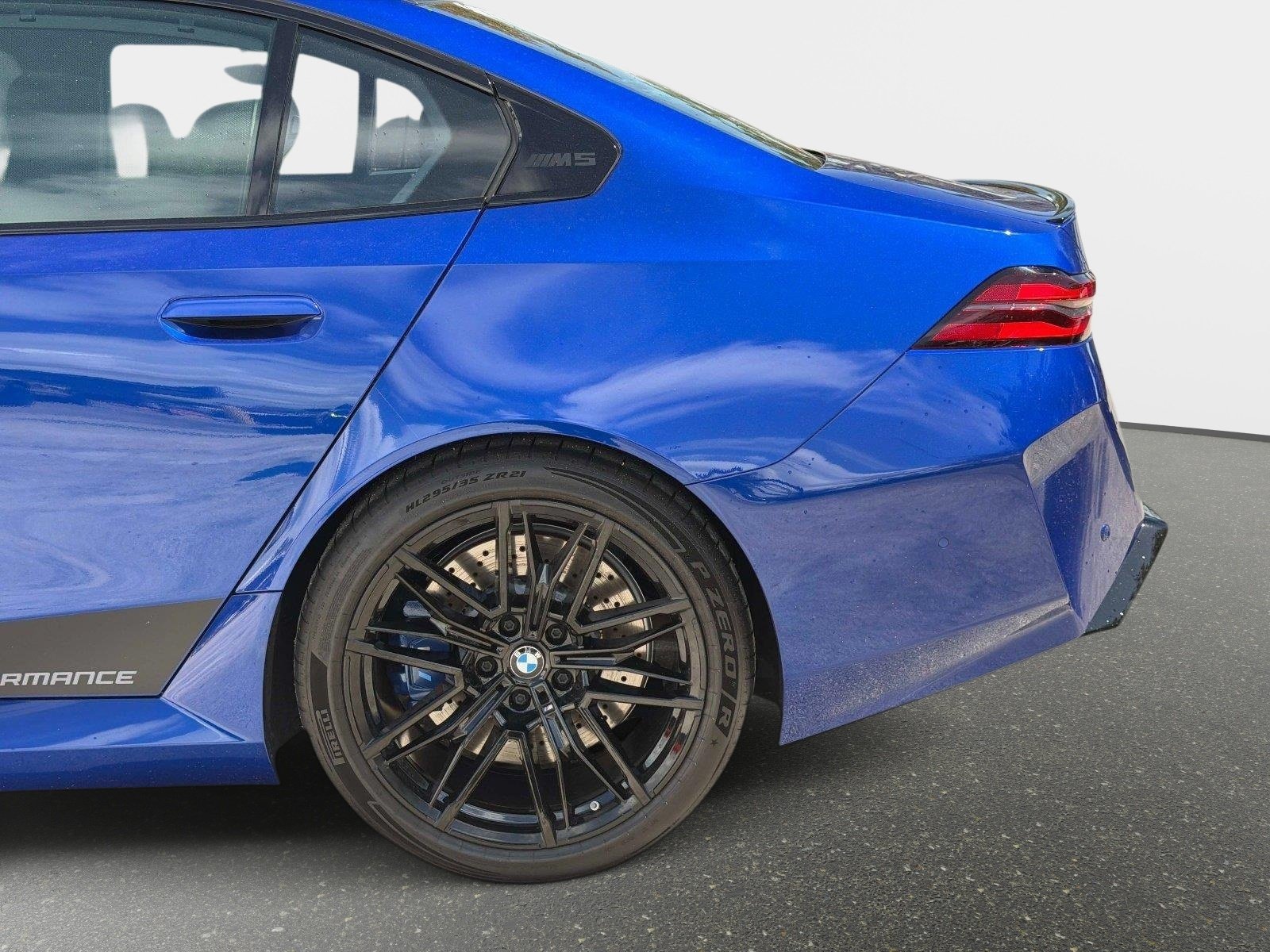 Used 2025 BMW M5 AWD/4WD image 15