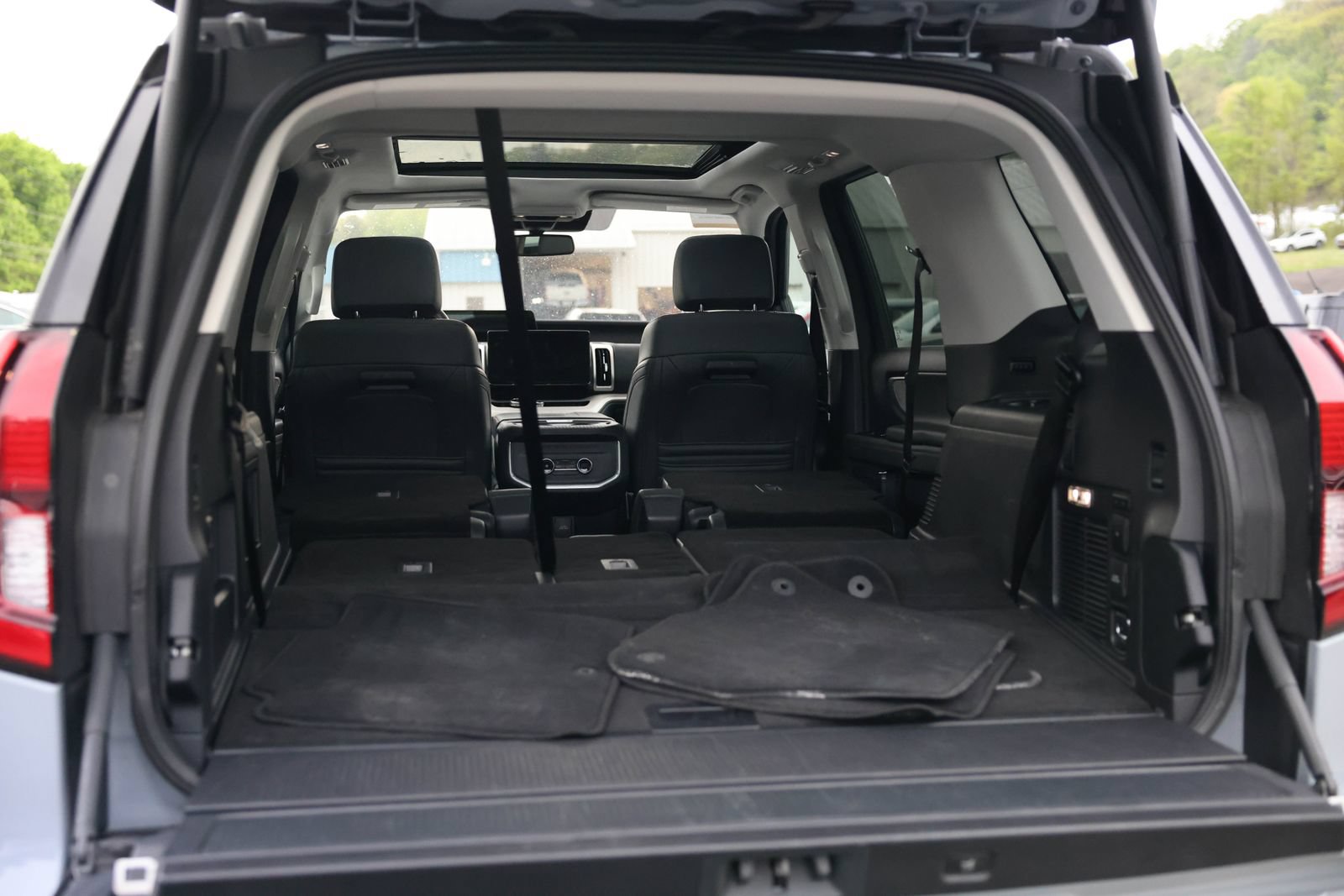 Certified 2025 Ford Expedition Active AWD/4WD image 15