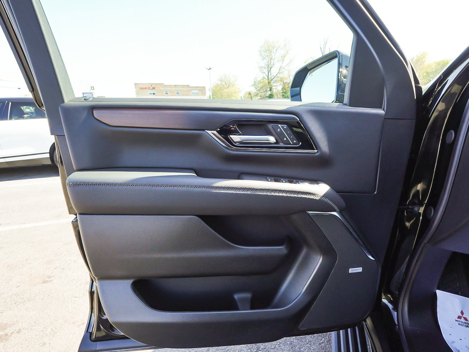 Used 2026 GMC Yukon XL Denali w/ Sun & Power Step Package AWD/4WD image 8